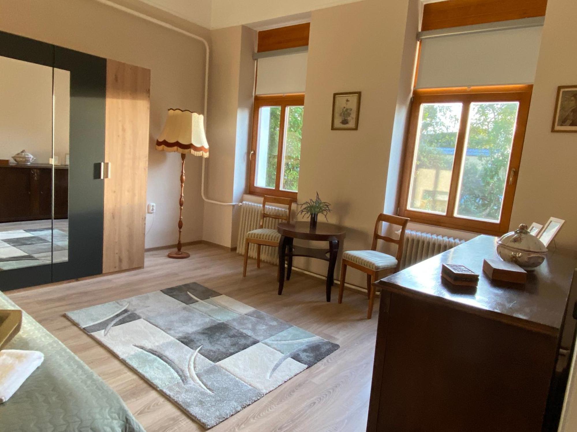 Villa Flora Kiskunmajsa Exteriör bild